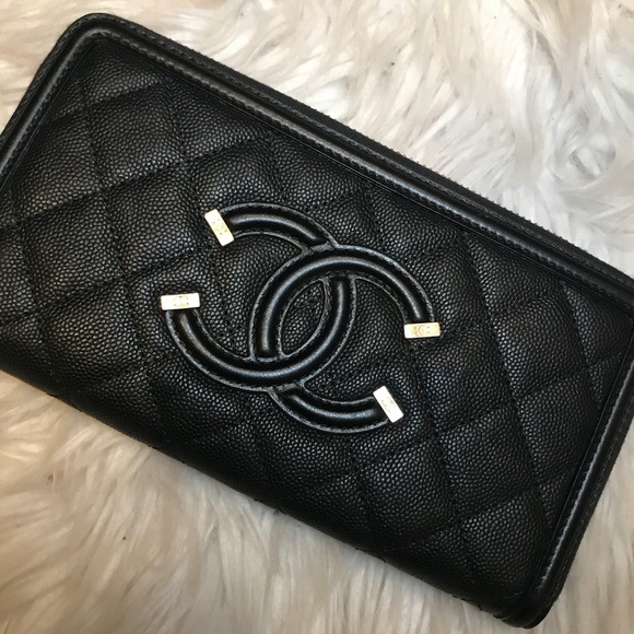 CHANEL Handbags - *LIKE NEW Authentic Chanel Filigree zip wallet